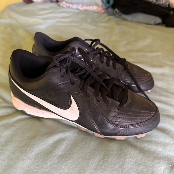 Cleats - Picture 3 of 6